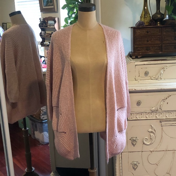 Cozy Oversize Pink Knit Ultra Cozy Sweater 🌸 - Picture 2 of 5